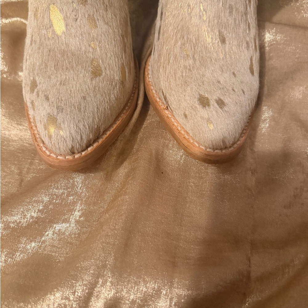 Ariat White & Gold Western Ankle Boots - Picture 6 of 8